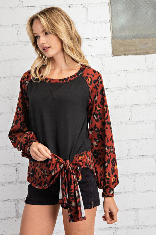 LEOPARD PRINT CONTRASTED FASHION TOP