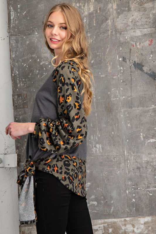 LEOPARD PRINT CONTRASTED FASHION TOP
