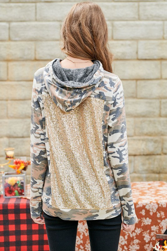 CAMOUFLAGE PRINTED HOODED TOP